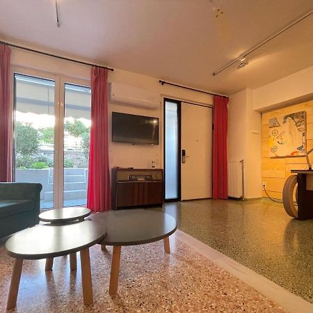 Appartamento Vouliagmeni Art Micro Loft Atene Esterno foto